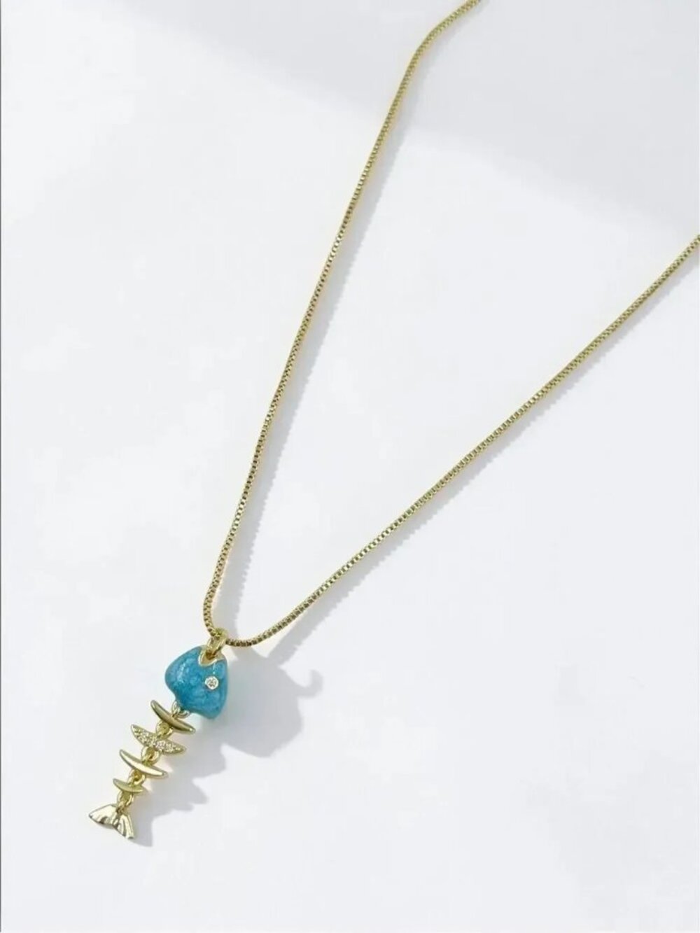 Fishbone Pendant Necklace Q1077